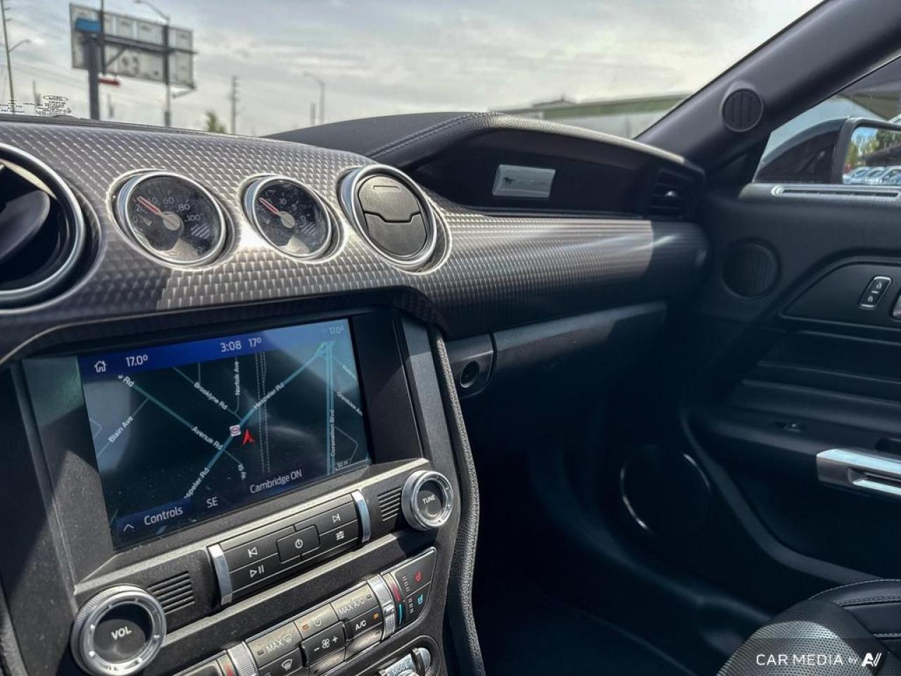 2019 Ford Mustang GT PREMIUM FASTBACK / NO ACCIDENTS / LEATHER / NAV - Photo #22