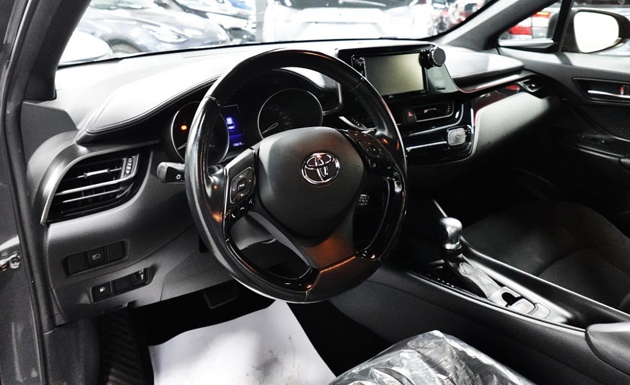 2018 Toyota C-HR XLE MODEL,NO ACCIDENT,LOADED,SERVICE RECORDS - Photo #14