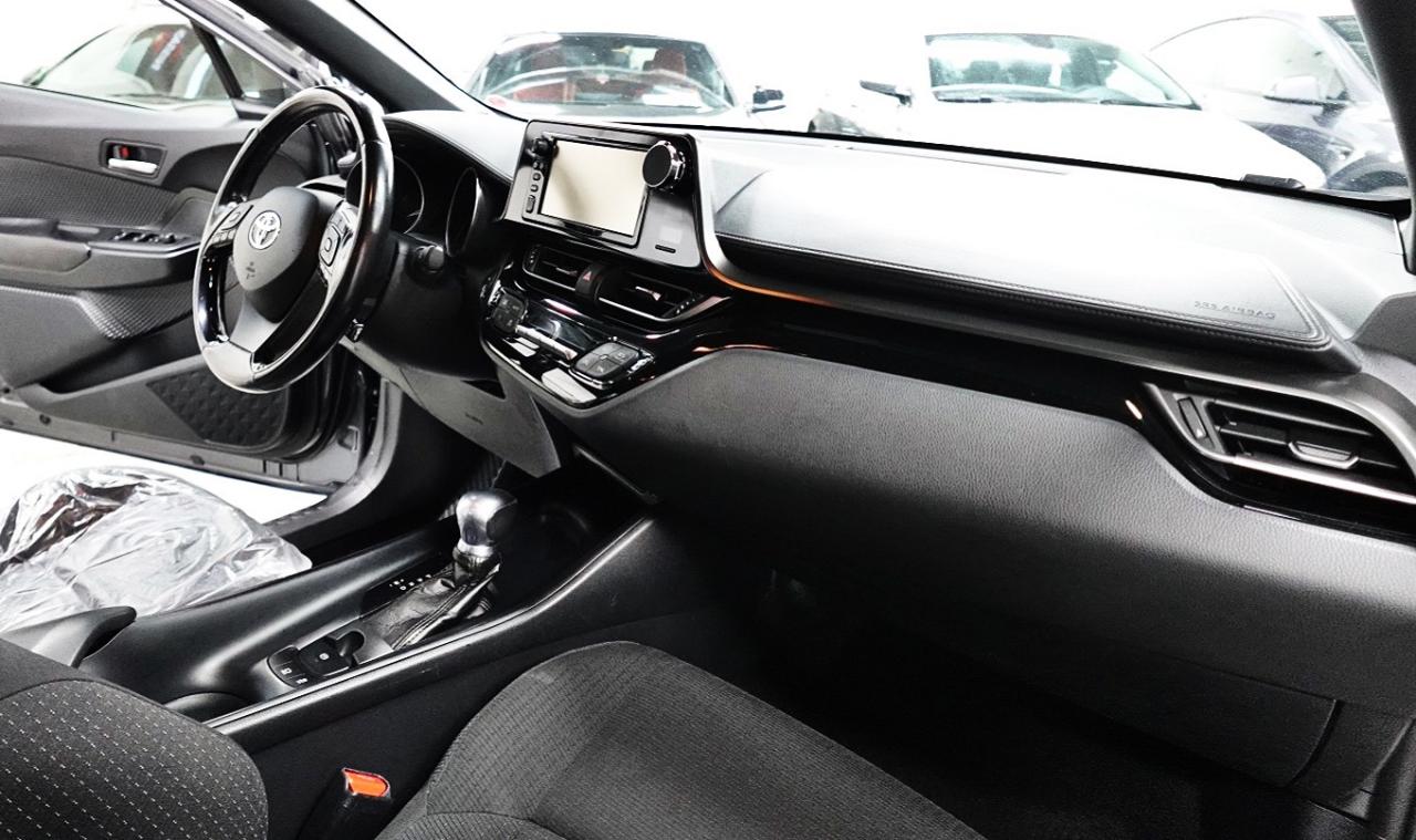 2018 Toyota C-HR XLE MODEL,NO ACCIDENT,LOADED,SERVICE RECORDS - Photo #17