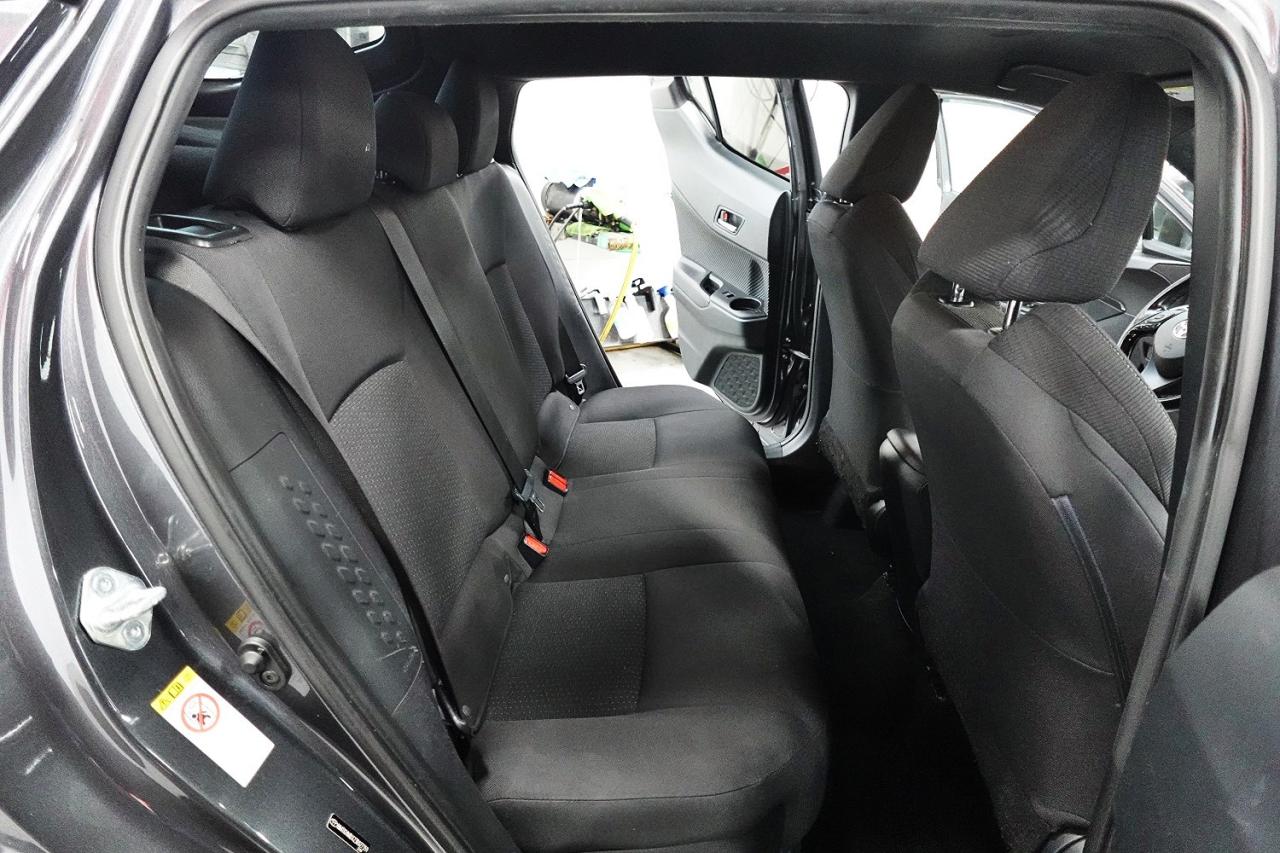 2018 Toyota C-HR XLE MODEL,NO ACCIDENT,LOADED,SERVICE RECORDS - Photo #19