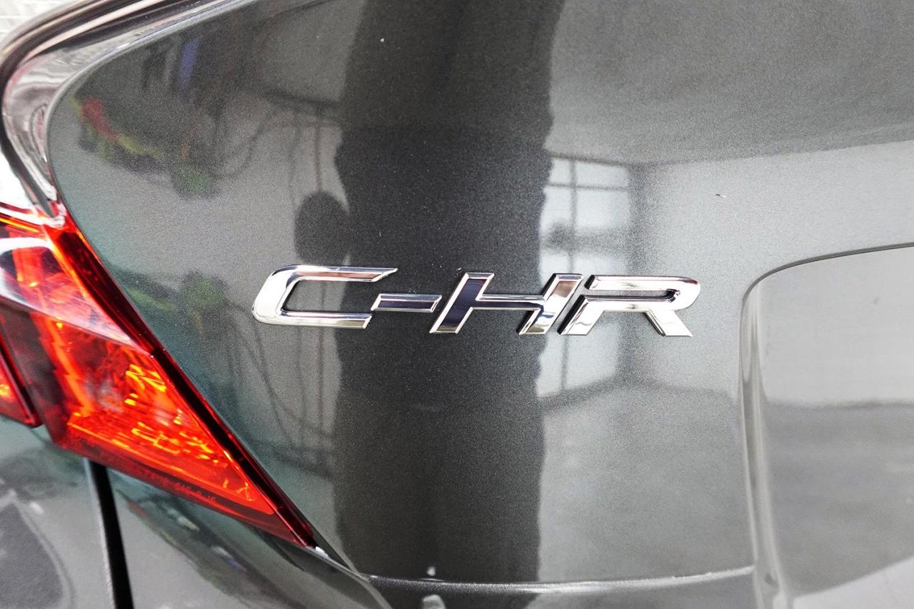 2018 Toyota C-HR XLE MODEL,NO ACCIDENT,LOADED,SERVICE RECORDS - Photo #7