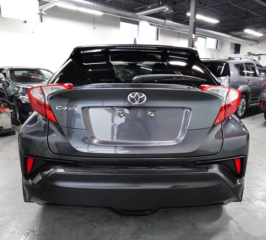 2018 Toyota C-HR XLE MODEL,NO ACCIDENT,LOADED,SERVICE RECORDS Photo4