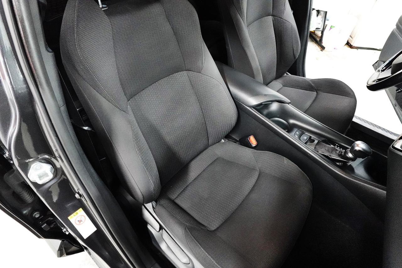 2018 Toyota C-HR XLE MODEL,NO ACCIDENT,LOADED,SERVICE RECORDS - Photo #18