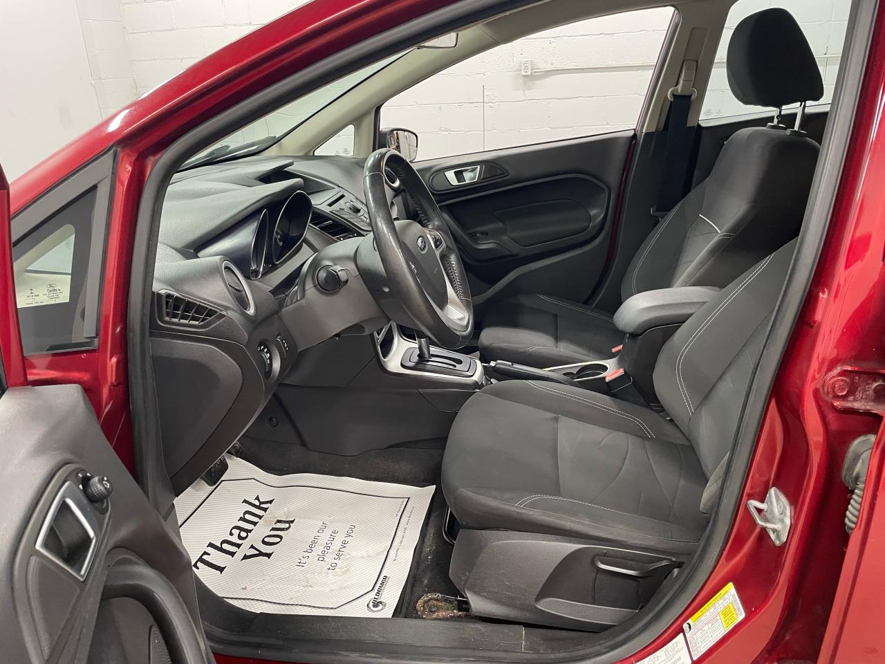 2014 Ford Fiesta SE Photo8