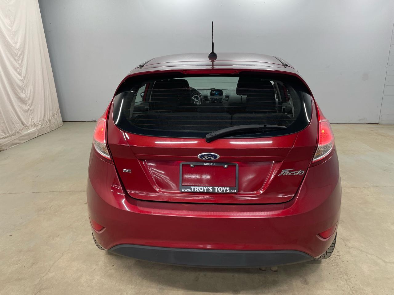 2014 Ford Fiesta SE Photo5