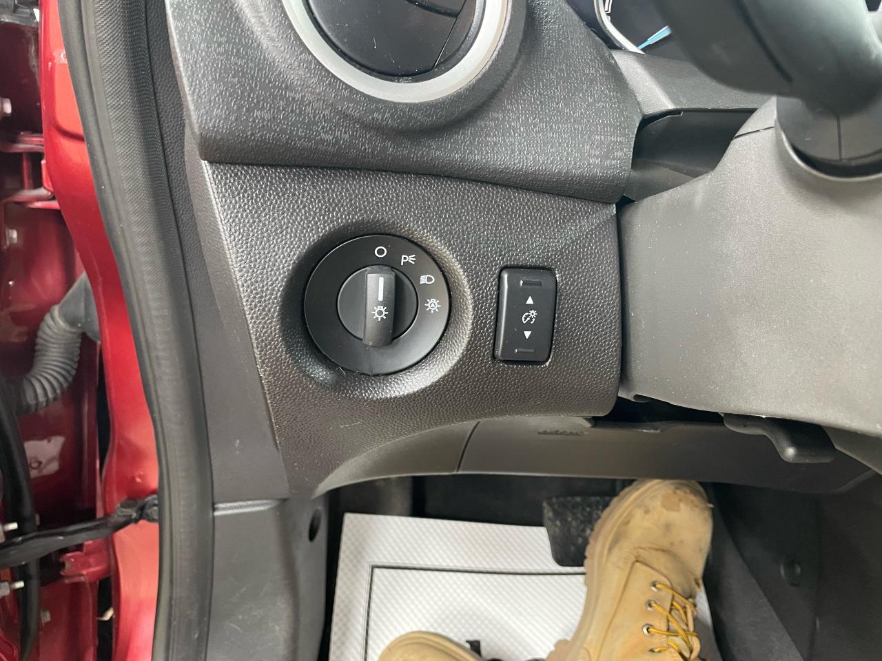 2014 Ford Fiesta SE Photo13