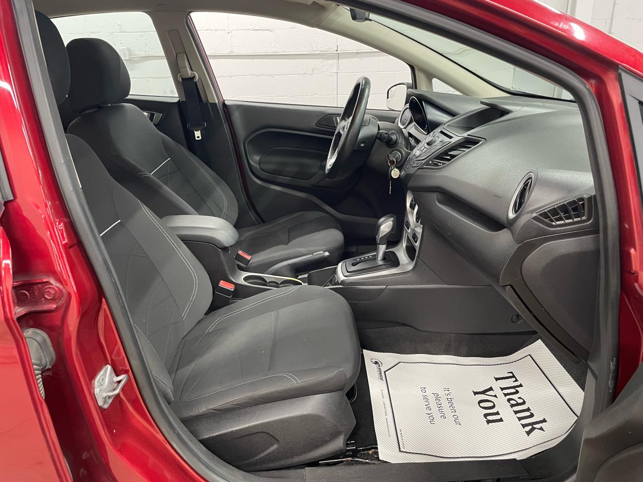 2014 Ford Fiesta SE Photo32