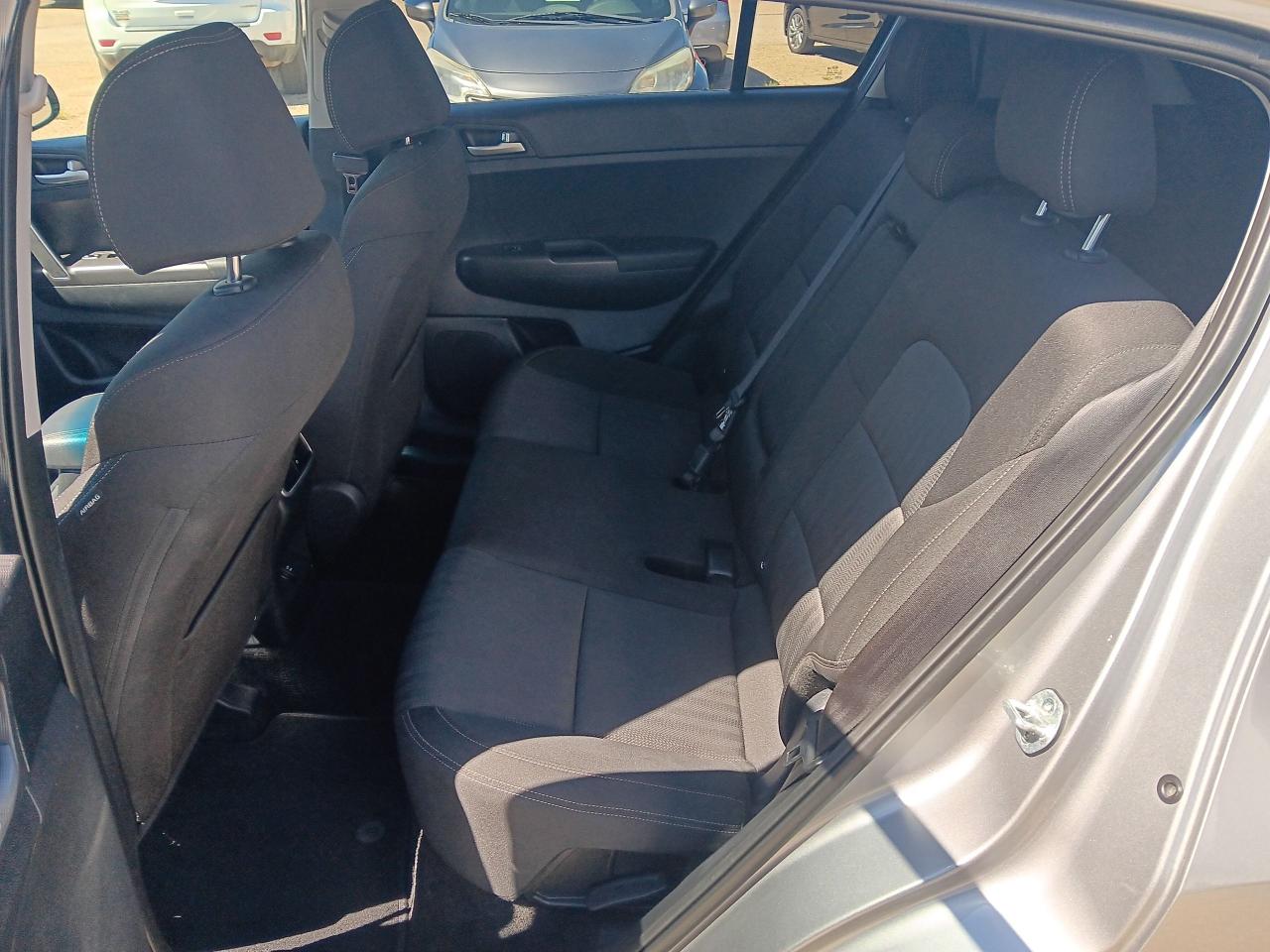 2021 Kia Sportage LX AWD Blindspot Detection, Htd Seats, BU Cam - Photo #16