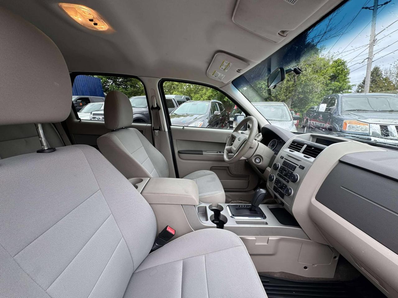 2011 Ford Escape XLT - Photo #11