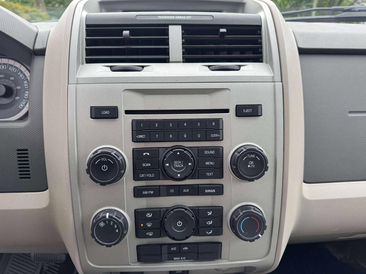 2011 Ford Escape XLT - Photo #20