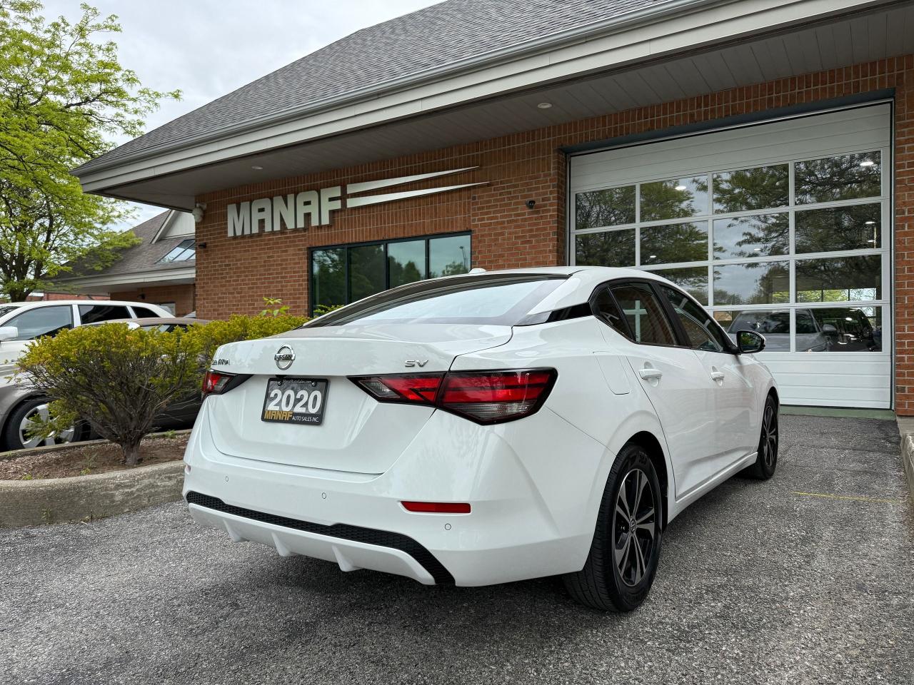 2020 Nissan Sentra SV - Photo #4