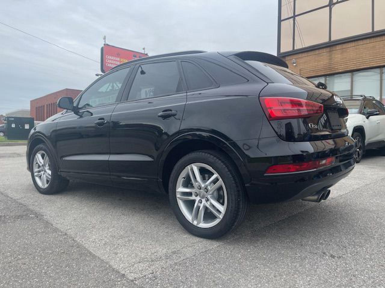 2018 Audi Q3 PREMIUM / NAVIGATION / SUNROOF / CAMERA - Photo #4