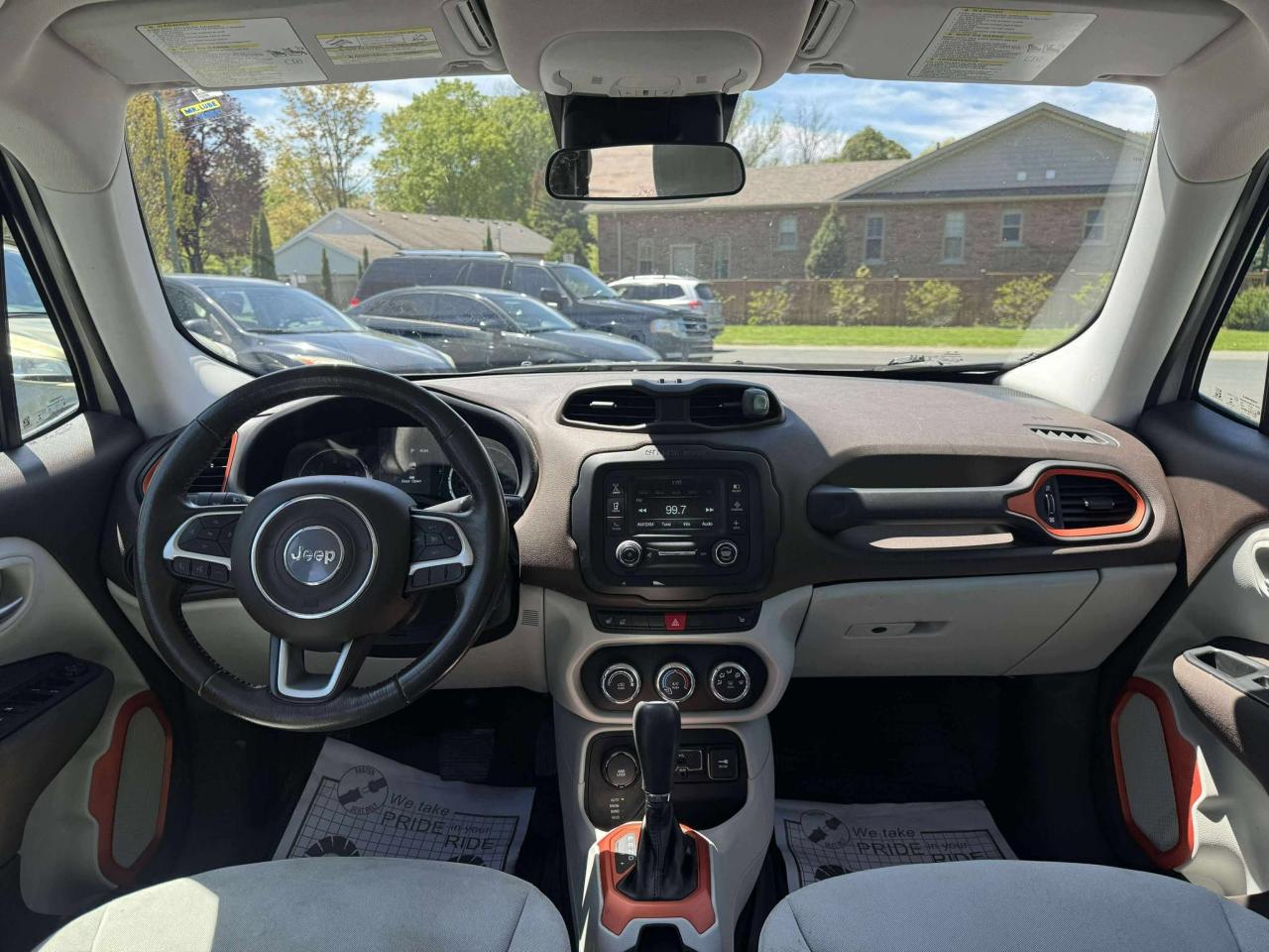 2015 Jeep Renegade North - Photo #15