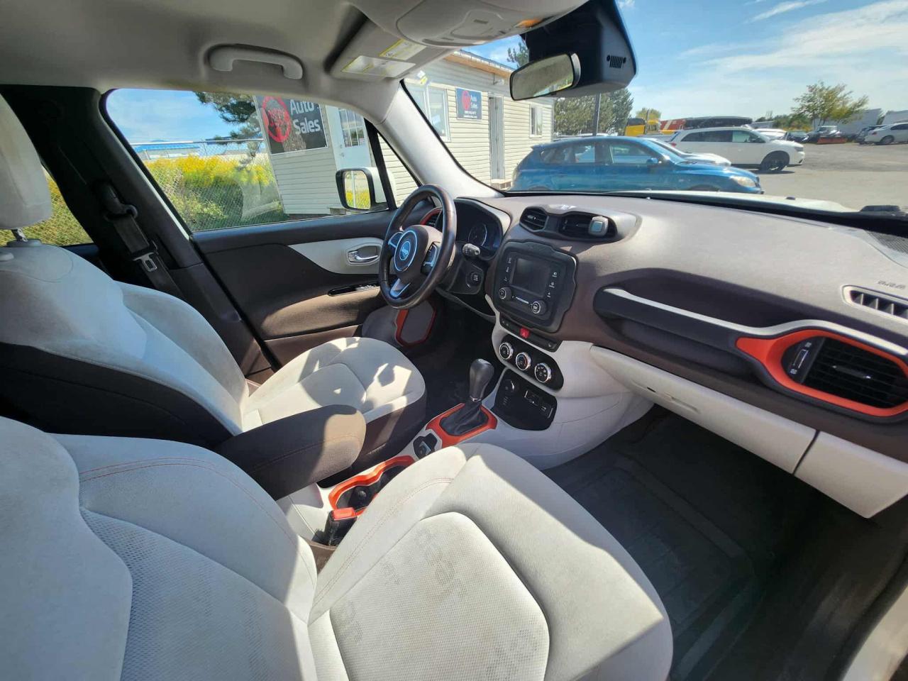 2015 Jeep Renegade 4WD 4dr - Photo #11