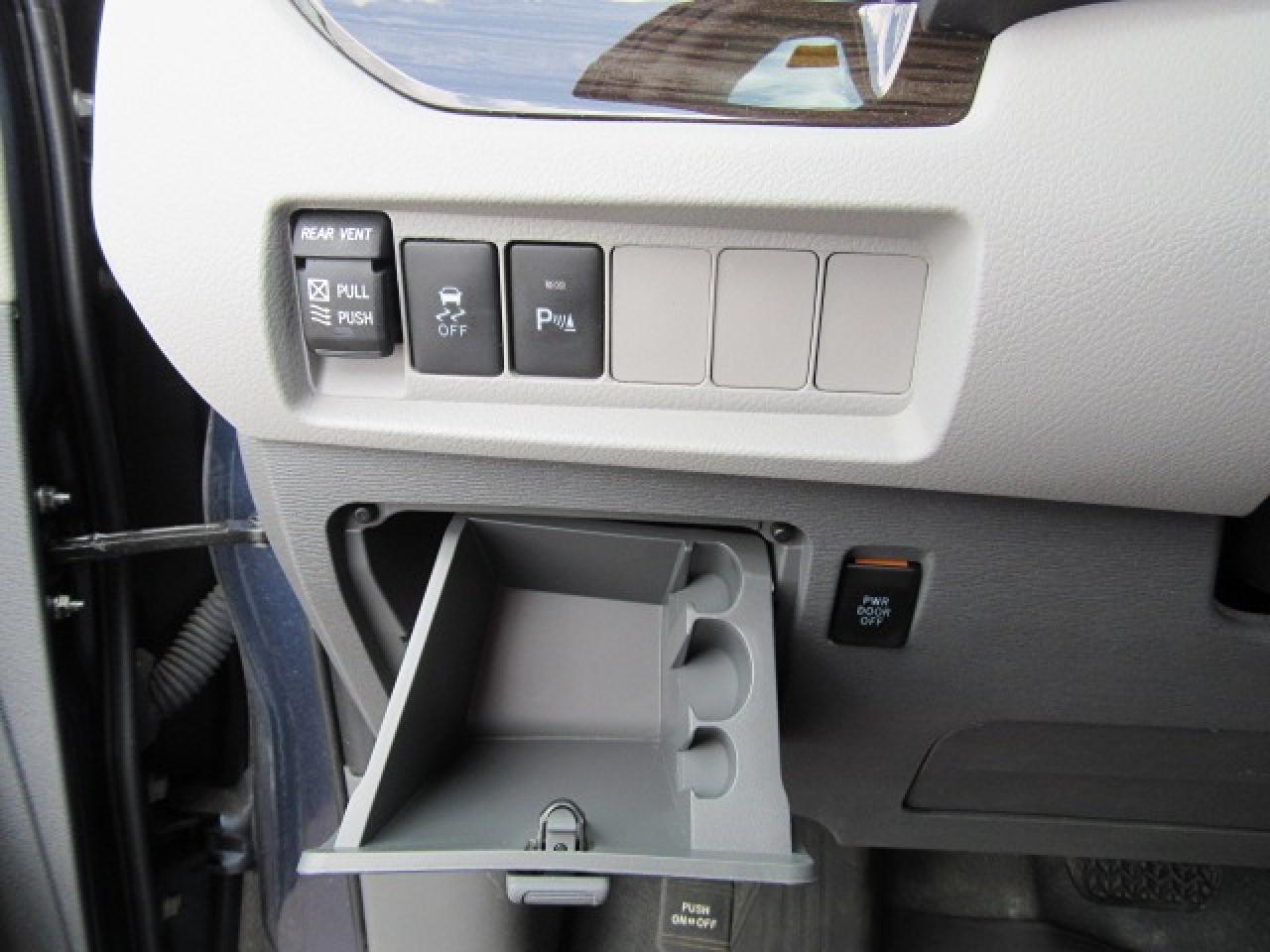 2020 Toyota Sienna XLE Photo