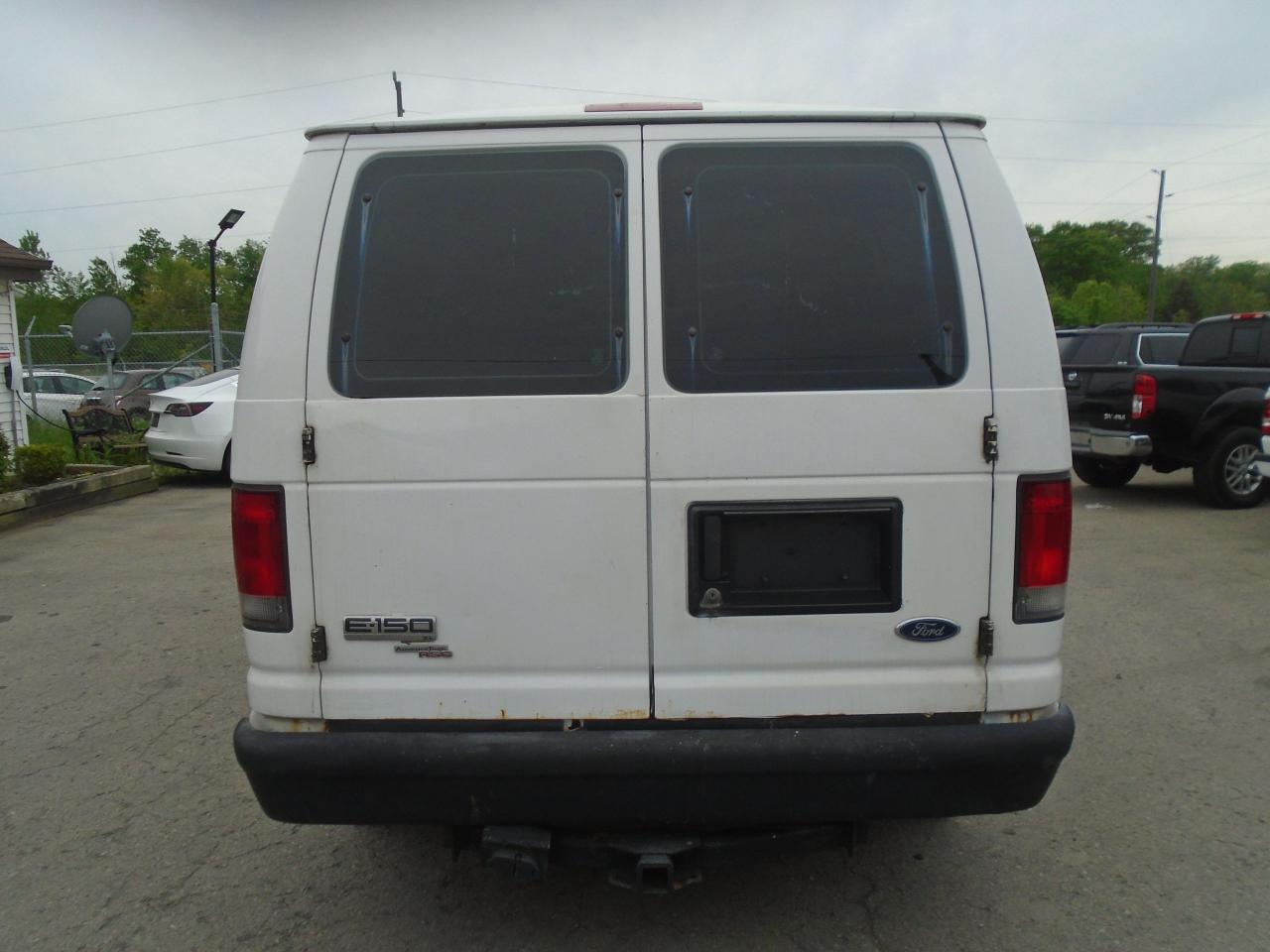 2014 Ford Club Wagon 11 passenger E-150 XLT - Photo #2