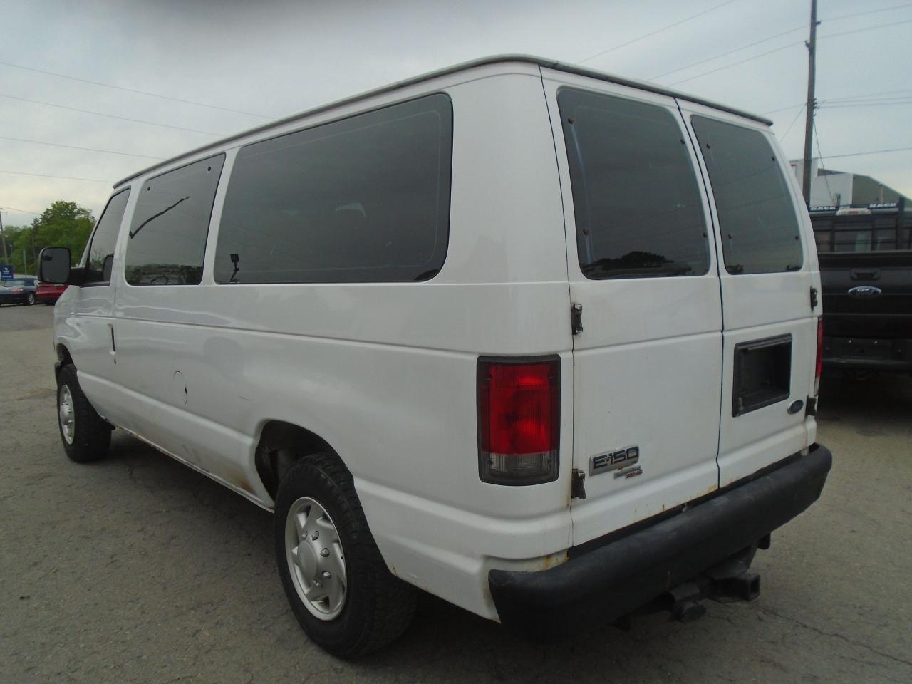 2014 Ford Club Wagon 11 passenger E-150 XLT - Photo #5