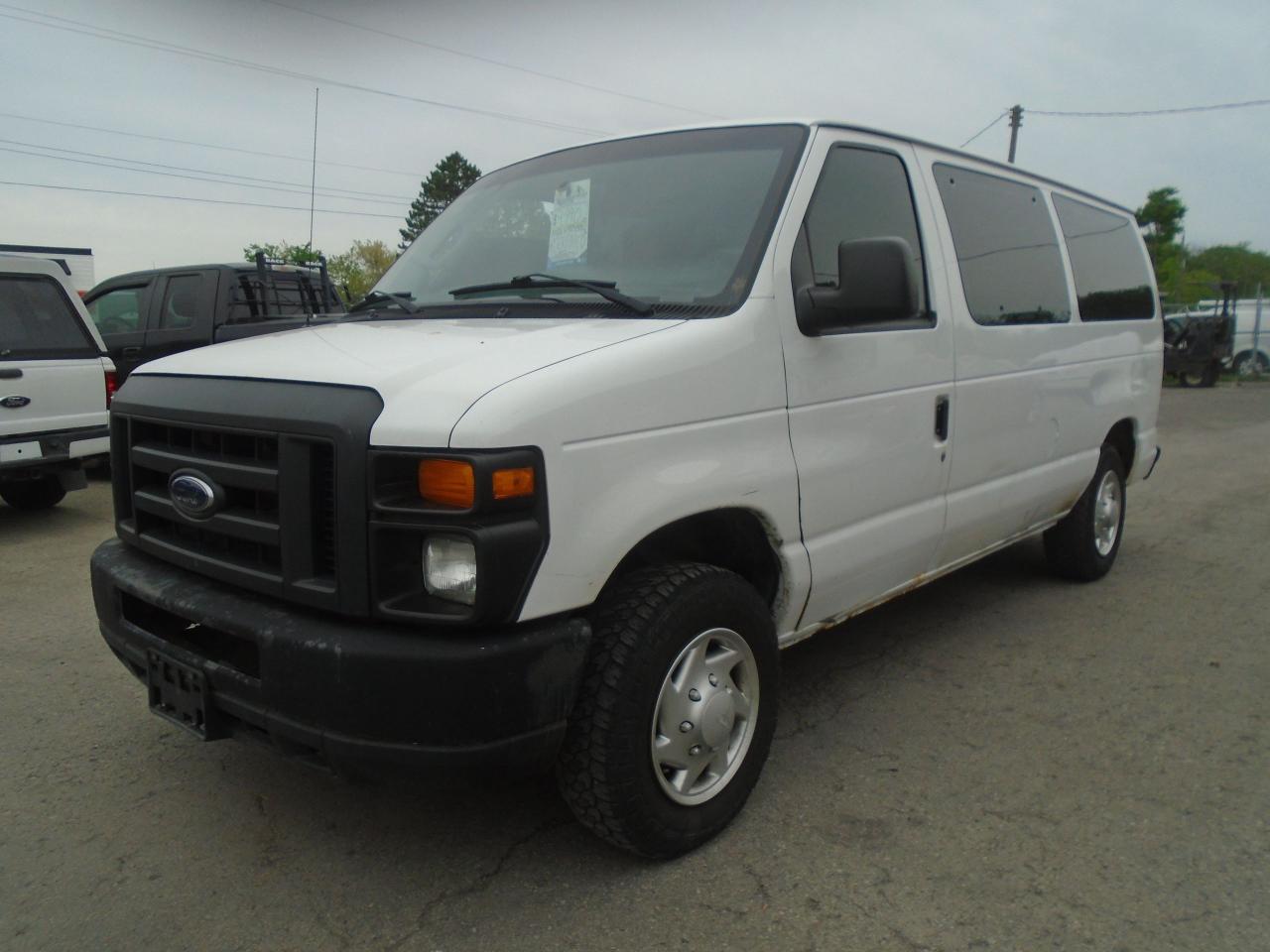 2014 Ford Club Wagon 11 passenger E-150 XLT - Photo #6