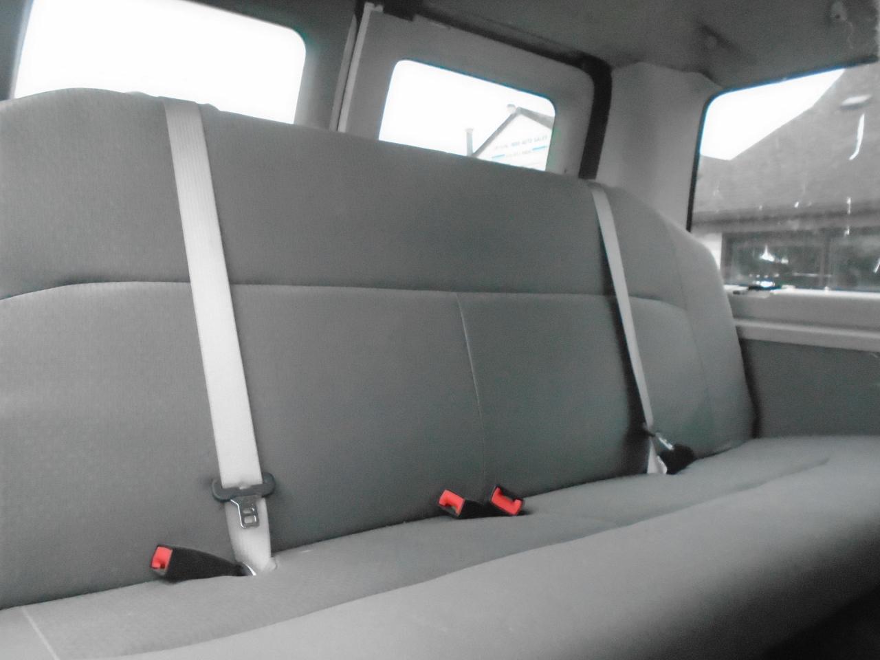 2014 Ford Club Wagon 11 passenger E-150 XLT - Photo #9