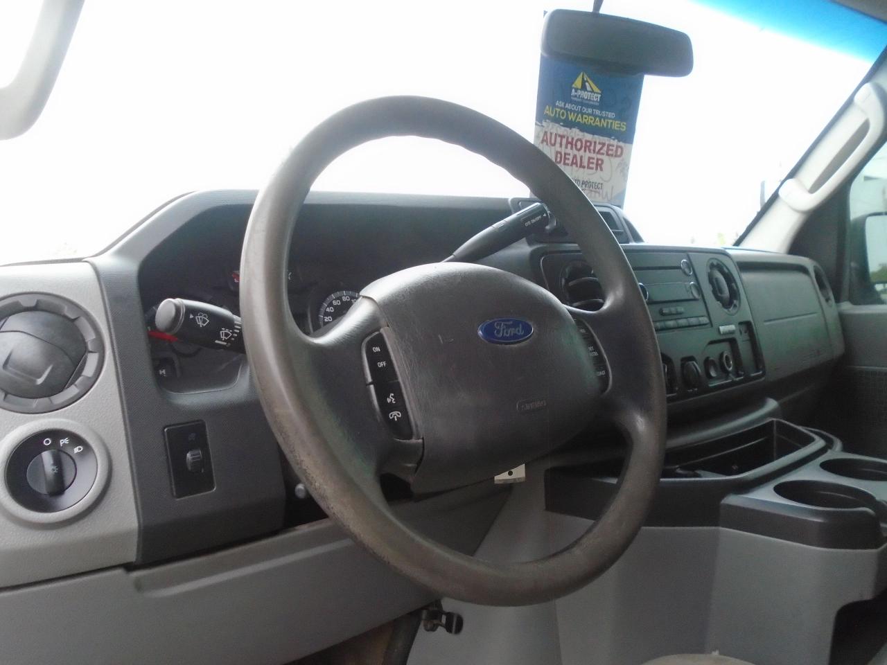 2014 Ford Club Wagon 11 passenger E-150 XLT - Photo #14