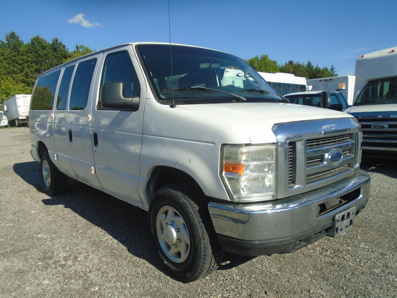2011 Ford Club Wagon 12 PASSANGER  XLT - Photo #3