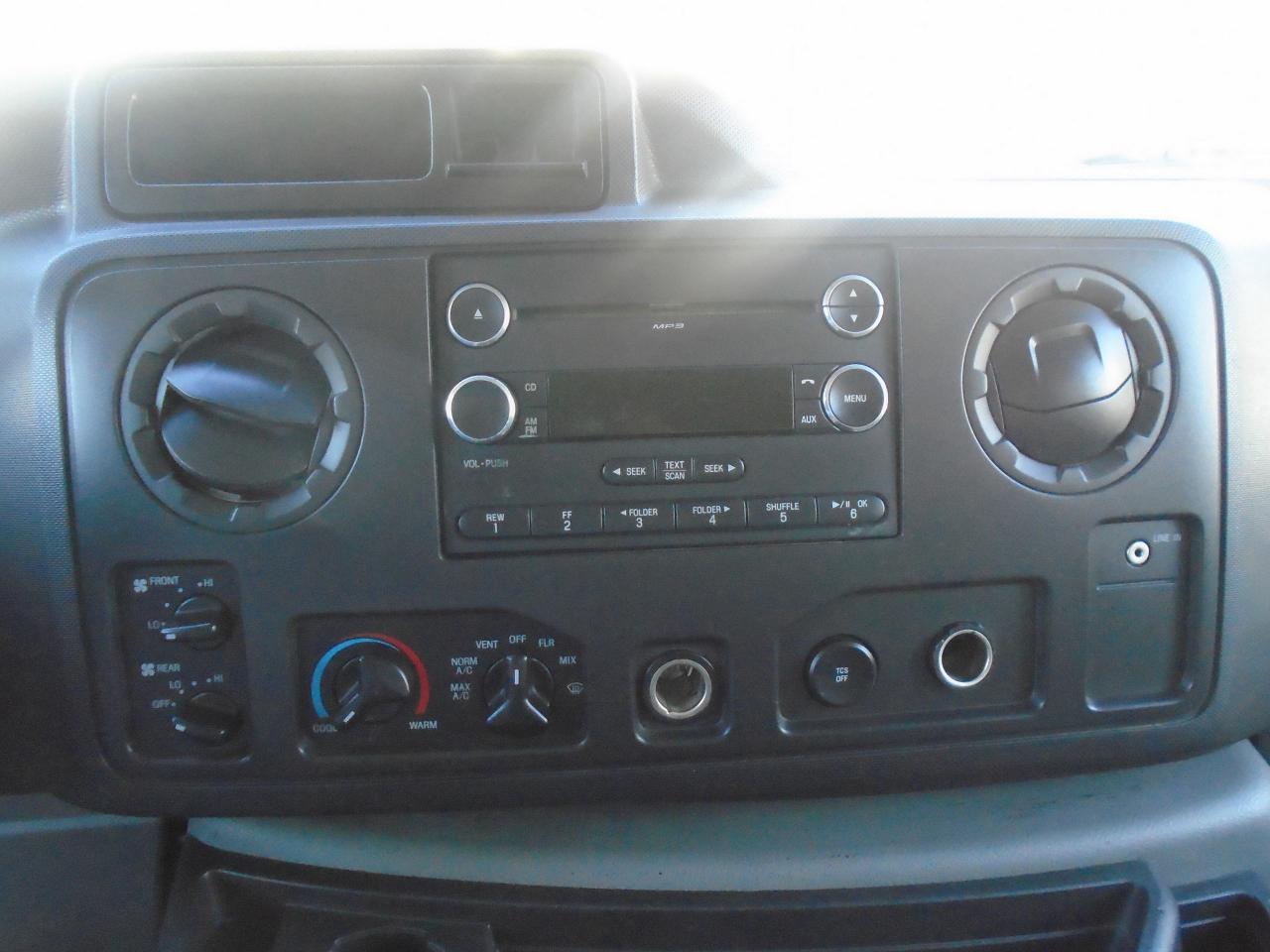 2011 Ford Club Wagon 12 PASSANGER  XLT - Photo #10