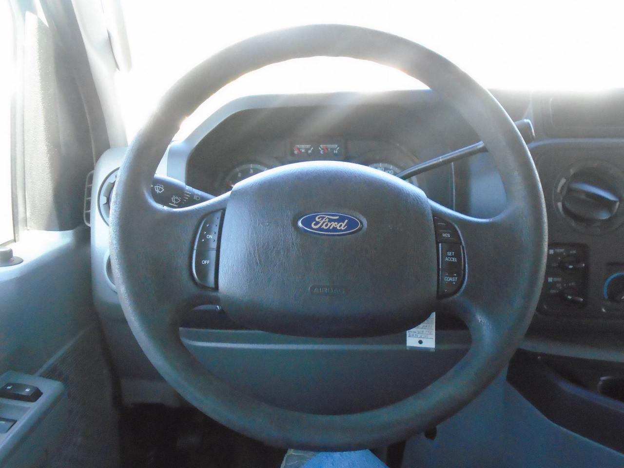 2011 Ford Club Wagon 12 PASSANGER  XLT - Photo #11
