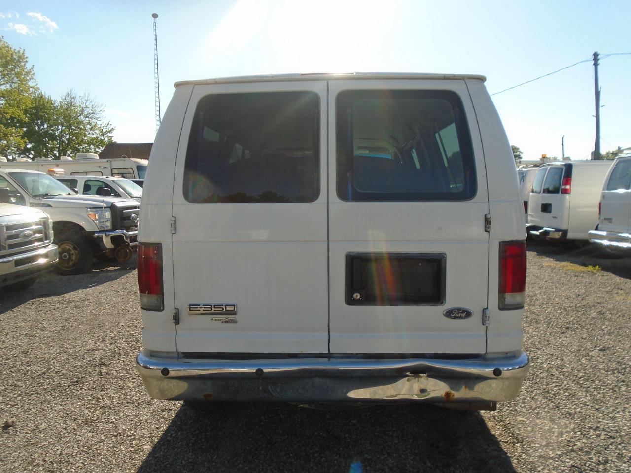 2011 Ford Club Wagon 12 PASSANGER  XLT - Photo #13