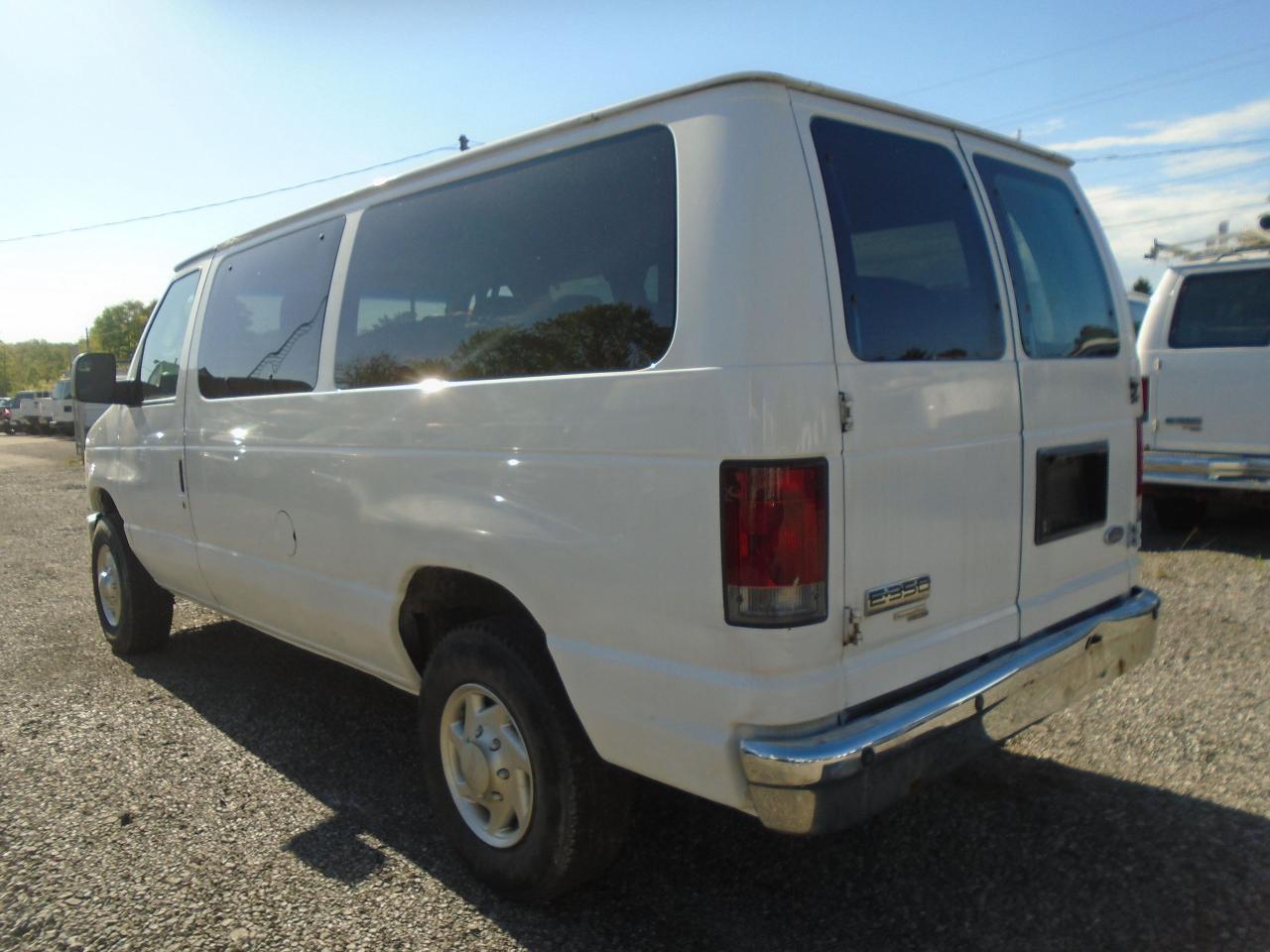 2011 Ford Club Wagon 12 PASSANGER  XLT - Photo #14