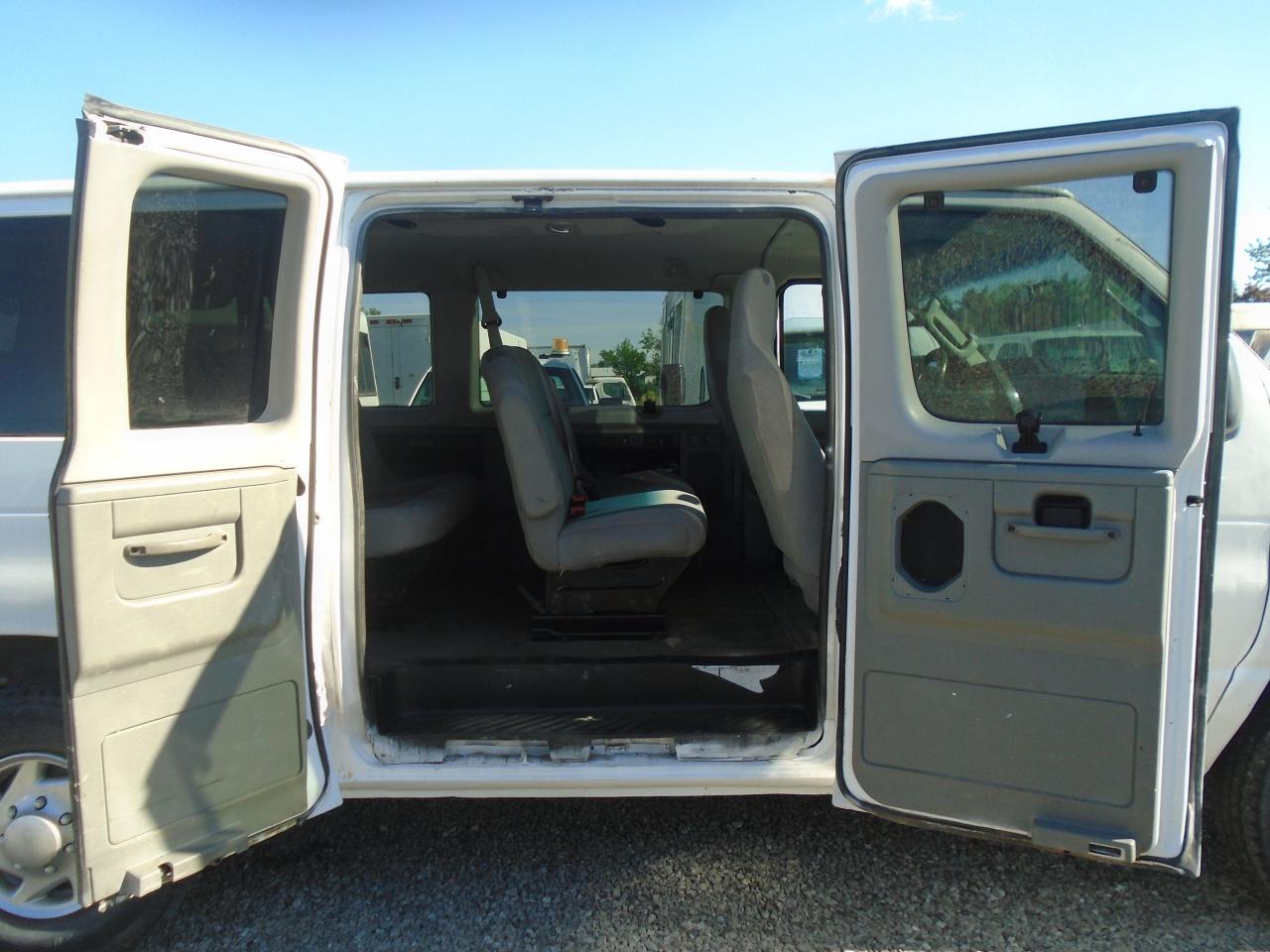 2011 Ford Club Wagon 12 PASSANGER  XLT - Photo #15