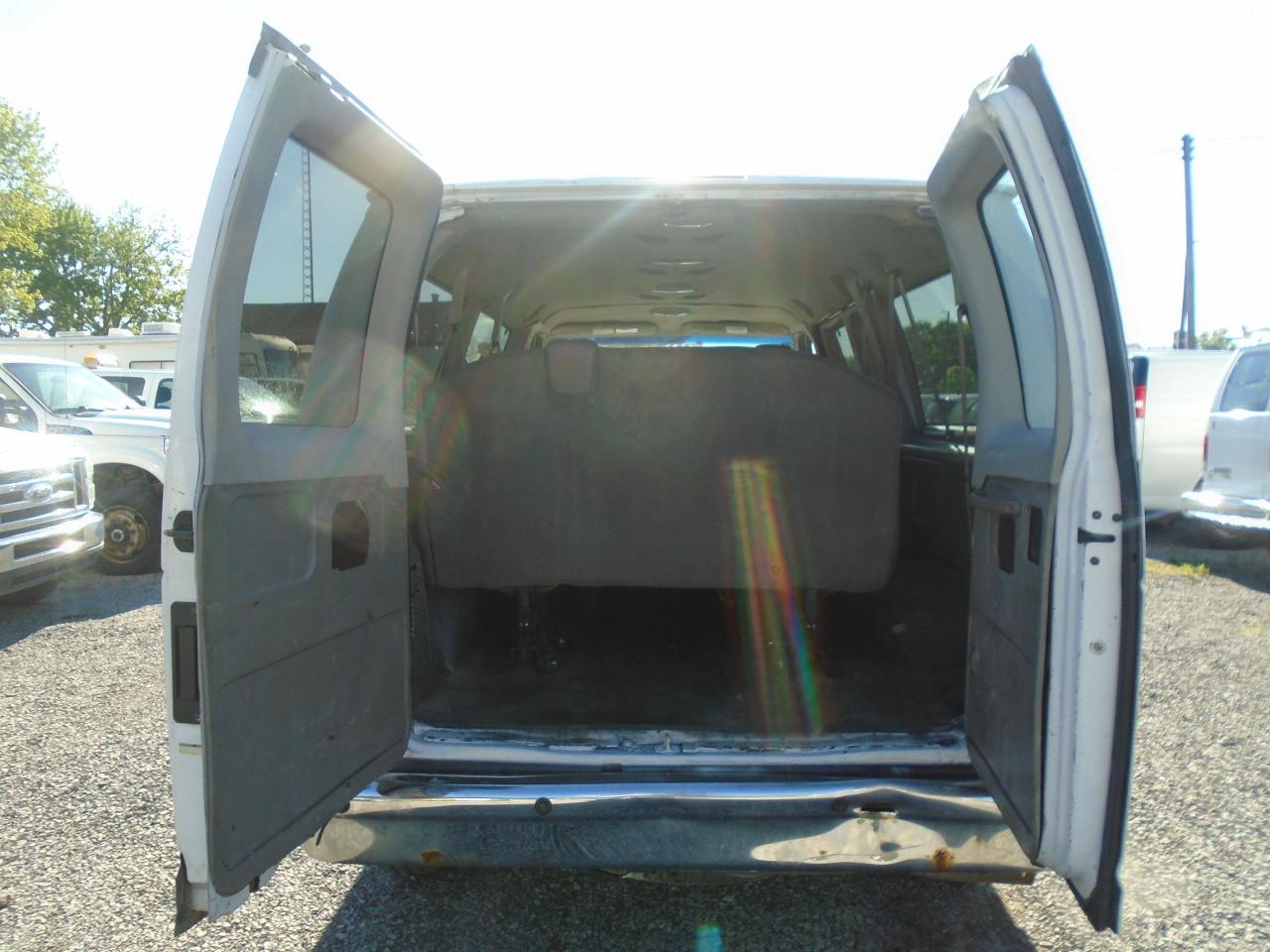 2011 Ford Club Wagon 12 PASSANGER  XLT - Photo #22