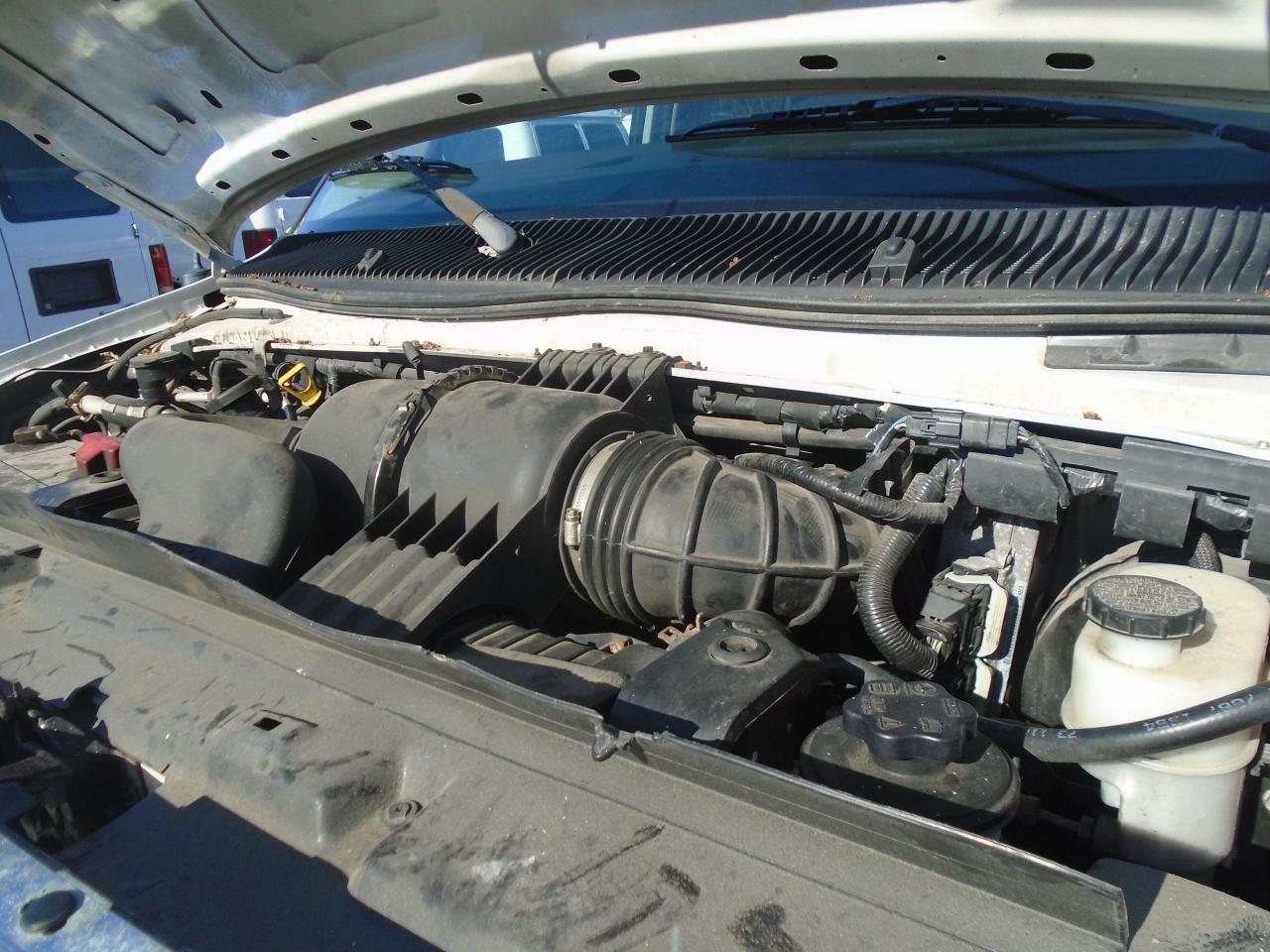 2011 Ford Club Wagon 12 PASSANGER  XLT - Photo #28