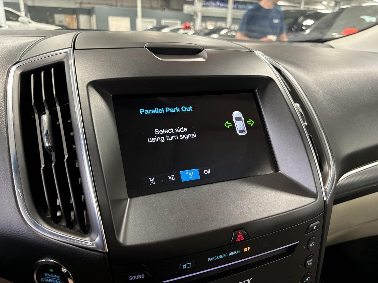 2018 Ford Edge Titanium AWD|ECOBOOST|NAV|CREAMLEATHER|PANOROOF|++ - Photo #28