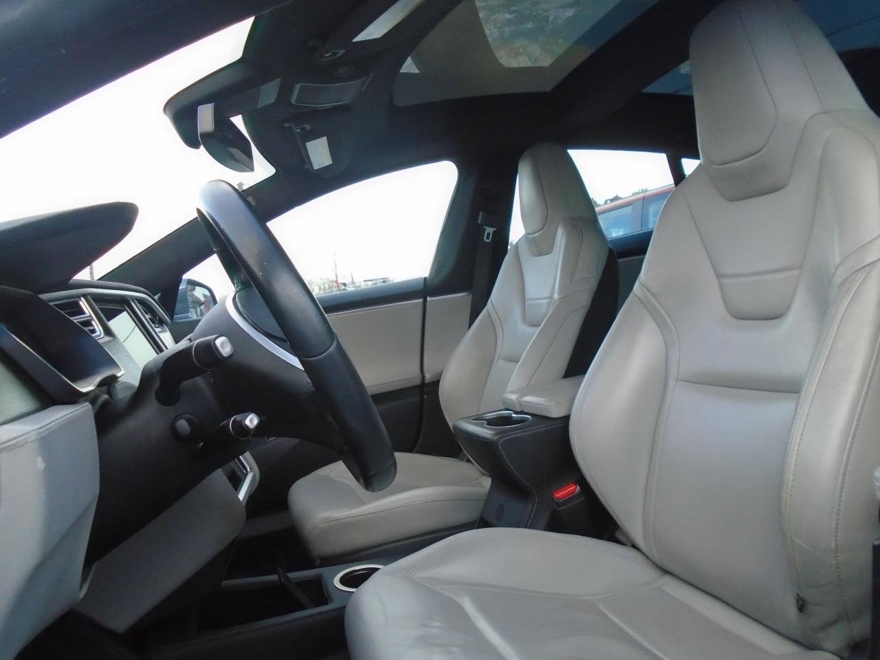 2015 Tesla Model S 85D AWD FREE SUPERCHARGE 581KM FULL CHARGE - Photo #6