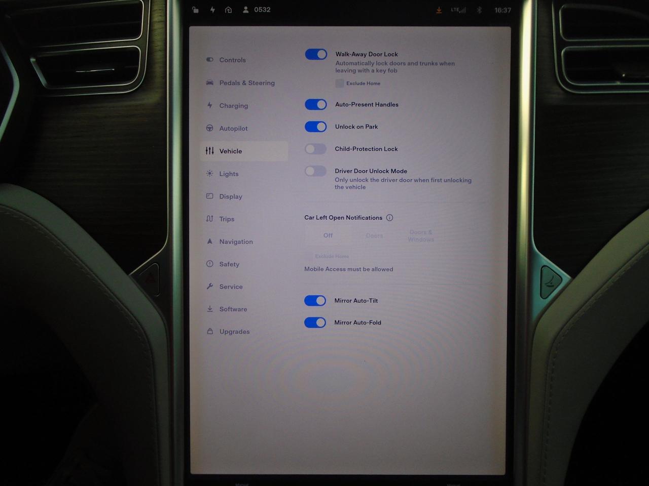 2015 Tesla Model S 85D AWD FREE SUPERCHARGE 581KM FULL CHARGE - Photo #21