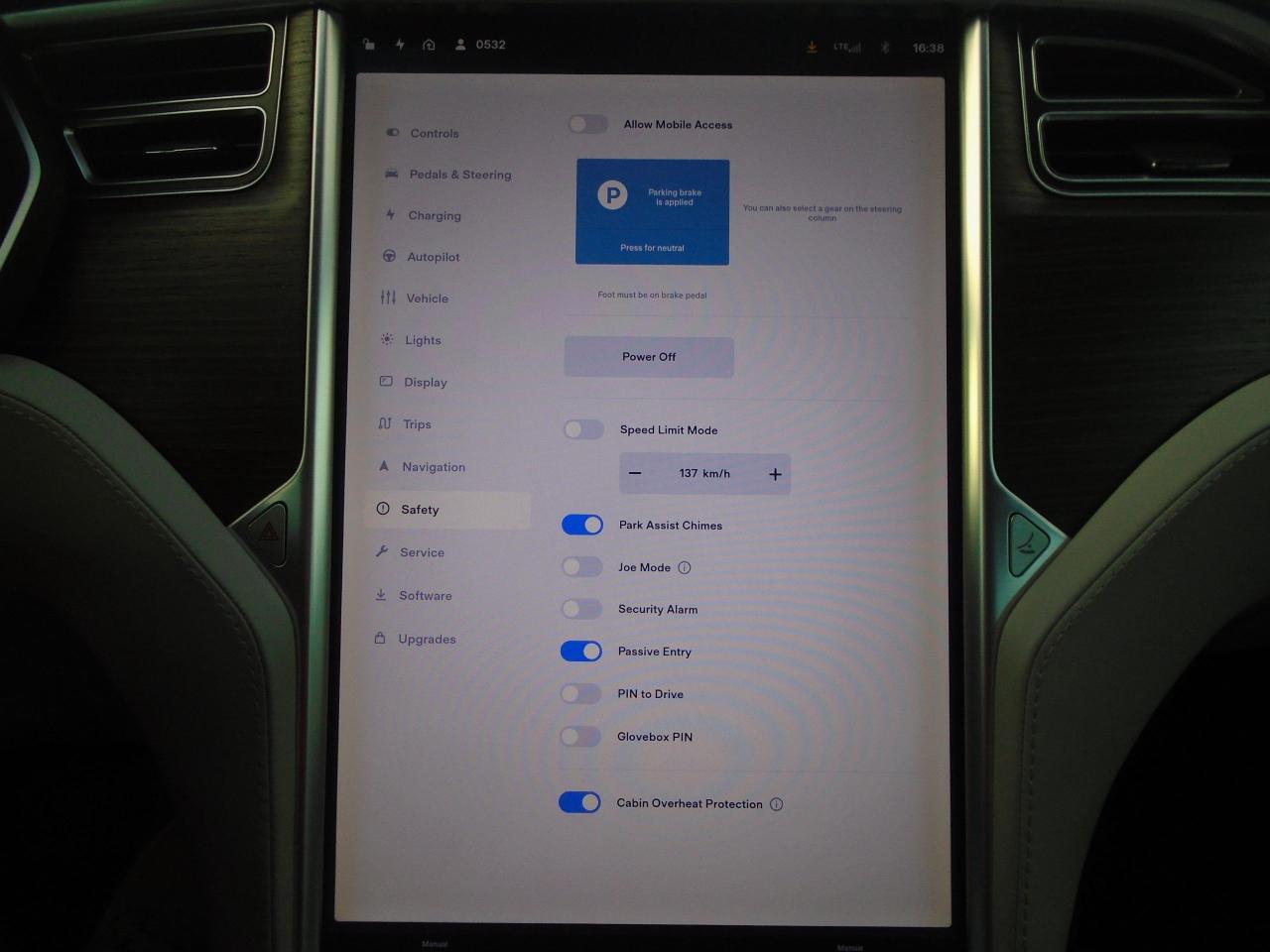 2015 Tesla Model S 85D AWD FREE SUPERCHARGE 581KM FULL CHARGE - Photo #25