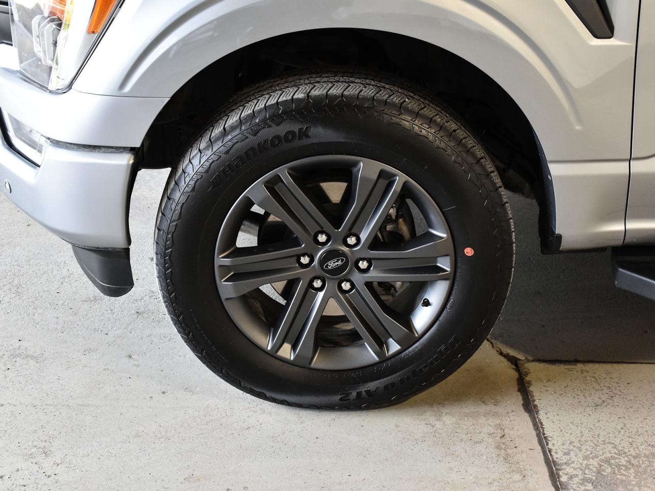 2023 Ford F-150 XLT * NAV * BIG SCREEN * PANO ROOF * 4X4 * CREW * Photo4