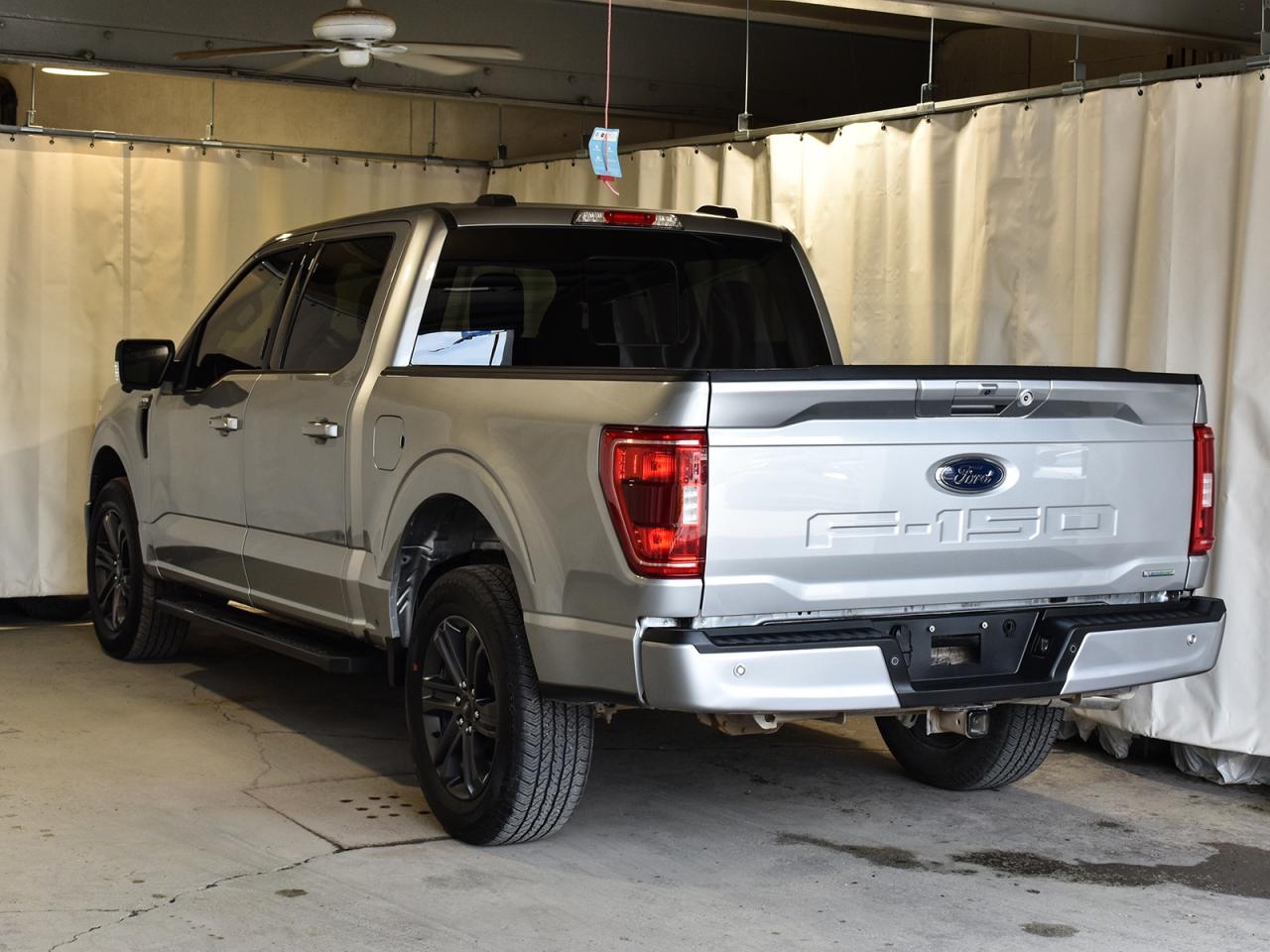 2023 Ford F-150 XLT * NAV * BIG SCREEN * PANO ROOF * 4X4 * CREW * - Photo #6