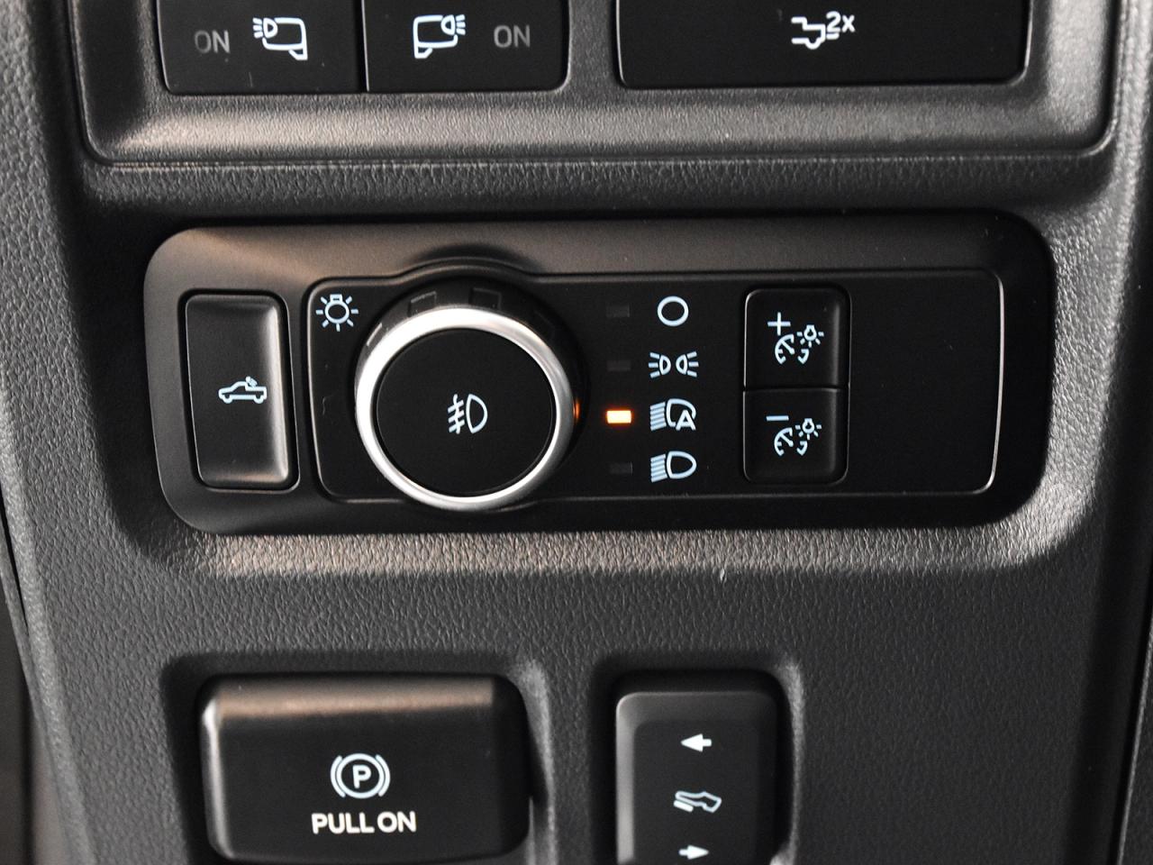 2023 Ford F-150 XLT * NAV * BIG SCREEN * PANO ROOF * 4X4 * CREW * - Photo #15