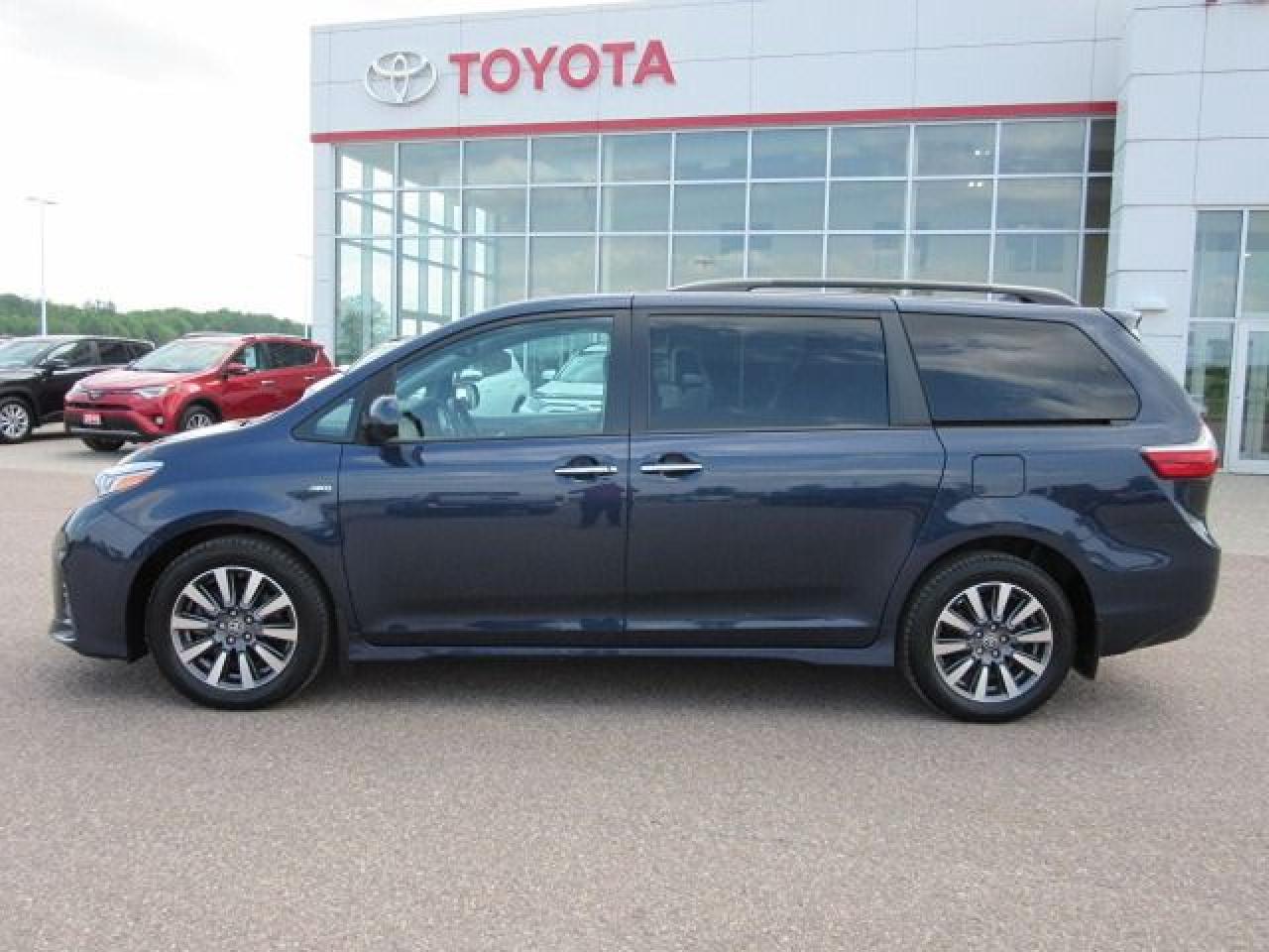 2020 Toyota Sienna XLE - Photo #2
