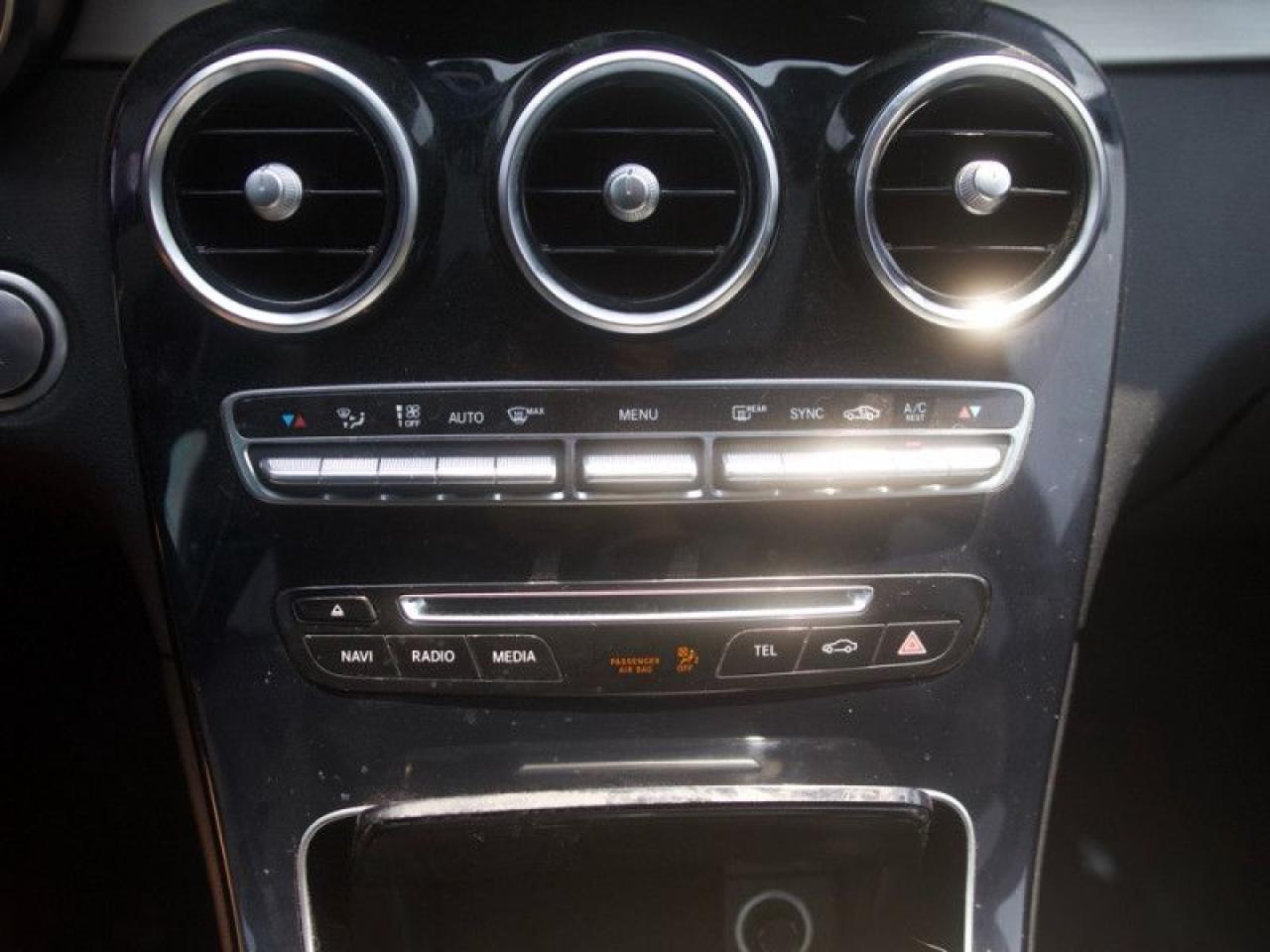 2018 Mercedes-Benz GLC 300 4MATIC®  **360 CAM - SUNROOF** Photo