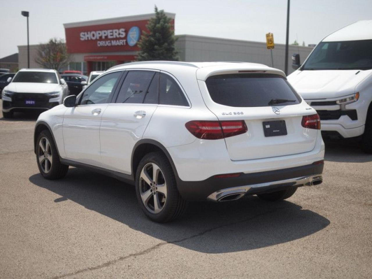 2018 Mercedes-Benz GLC 300 4MATIC®  **360 CAM - SUNROOF** Photo3