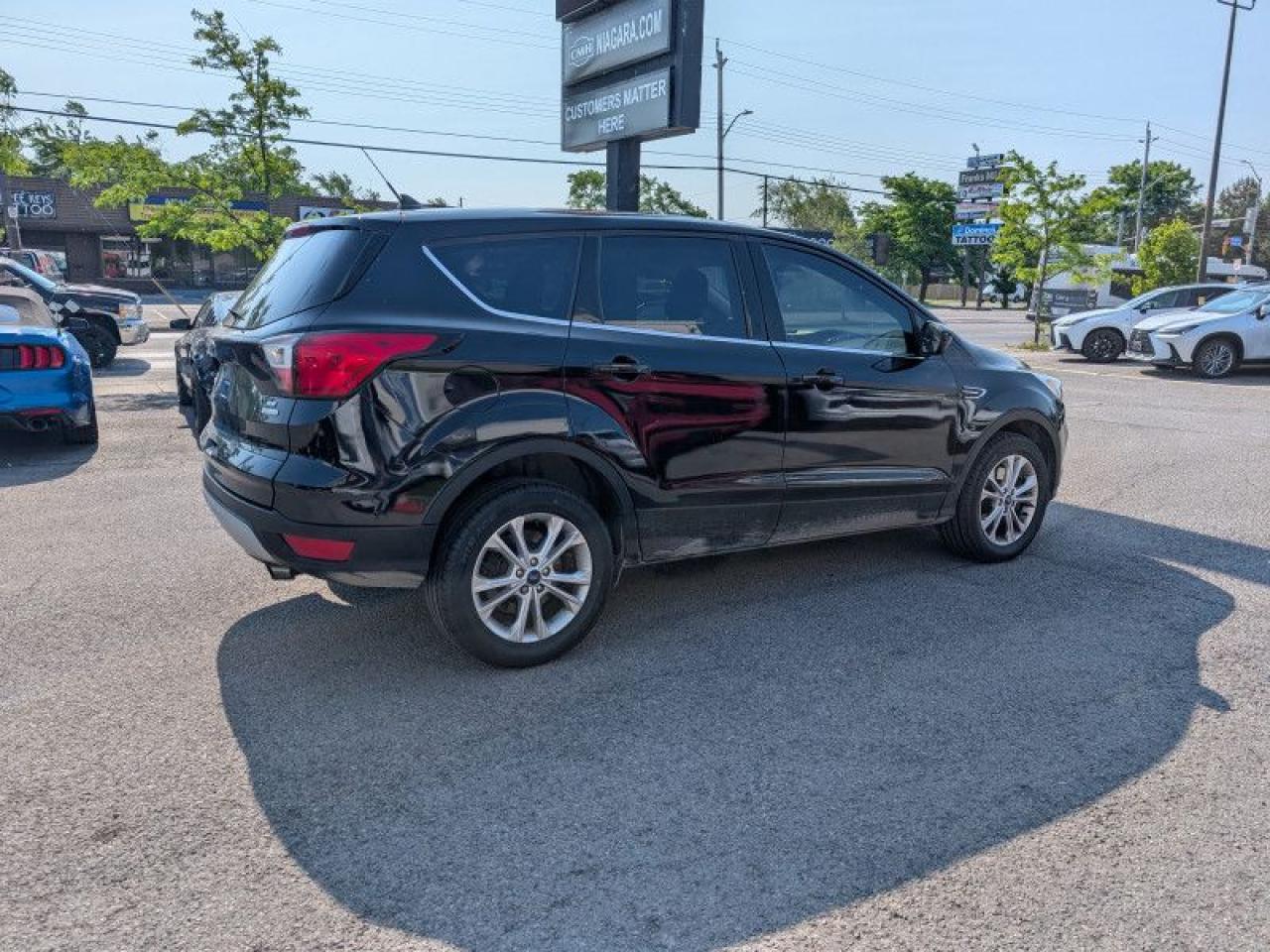 2019 Ford Escape SE  **LOW KMS - AWD** Photo