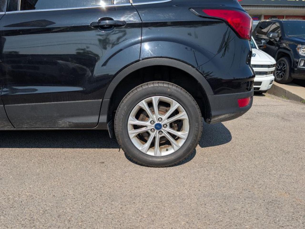 2019 Ford Escape SE  **LOW KMS - AWD** Photo