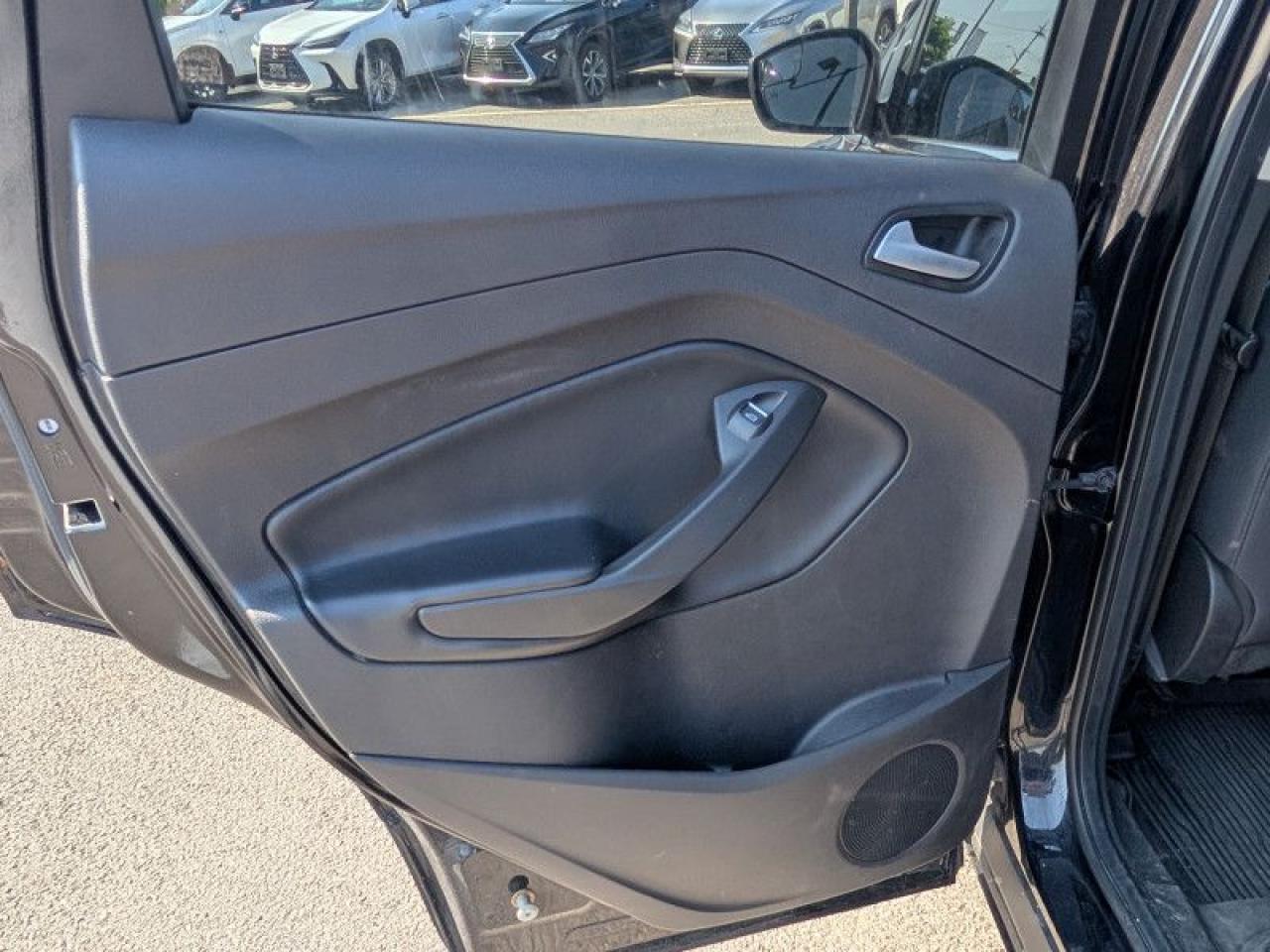 2019 Ford Escape SE  **LOW KMS - AWD** Photo
