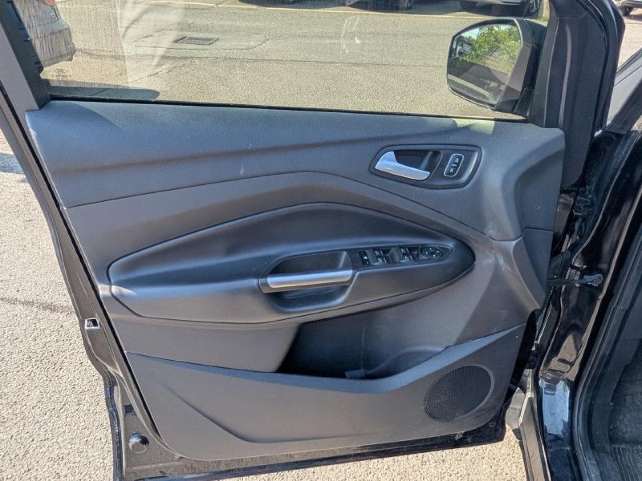 2019 Ford Escape SE  **LOW KMS - AWD** Photo