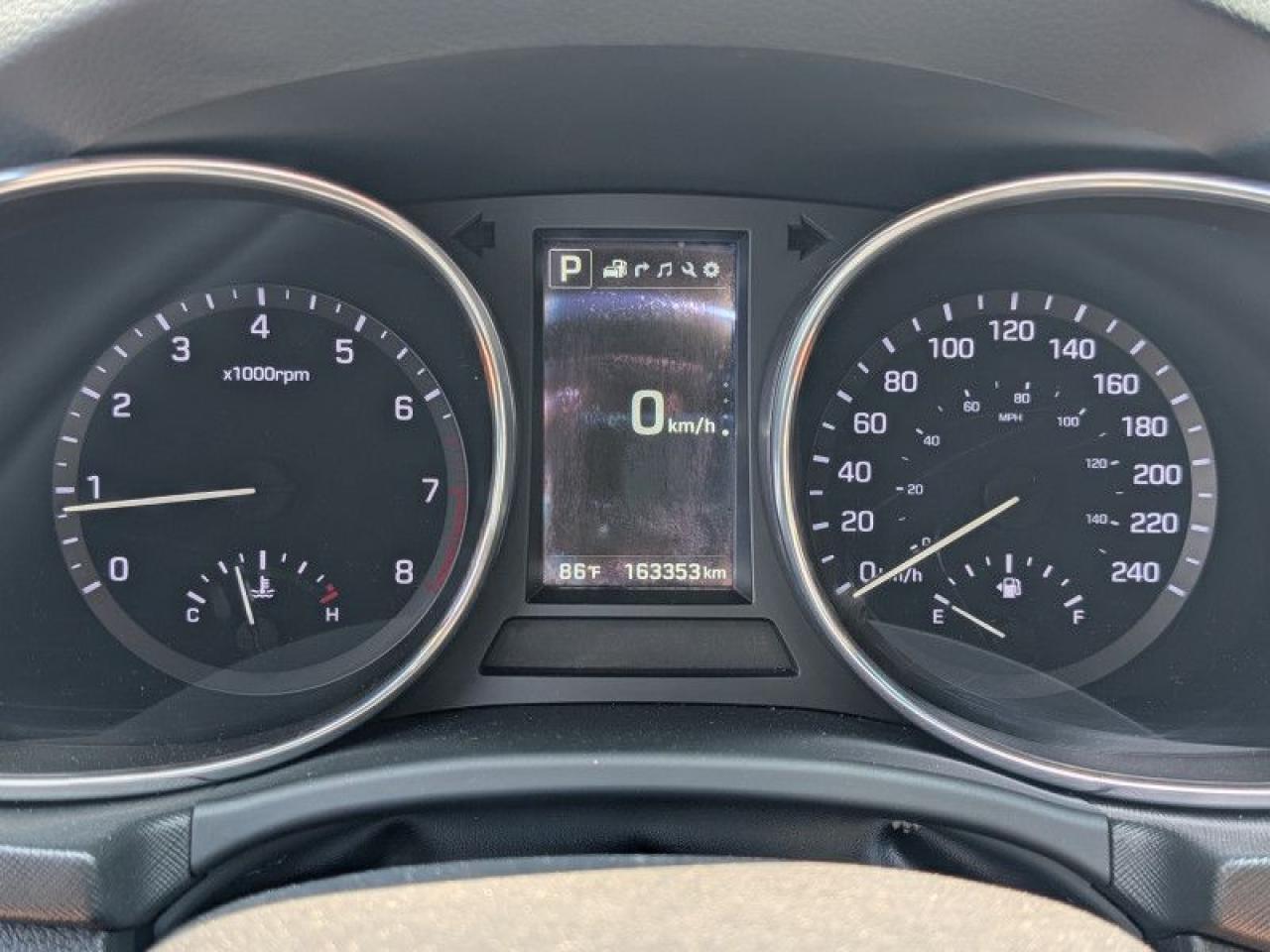 2017 Hyundai Santa Fe XL Limited  **PANO ROOF - 6 PASS** Photo