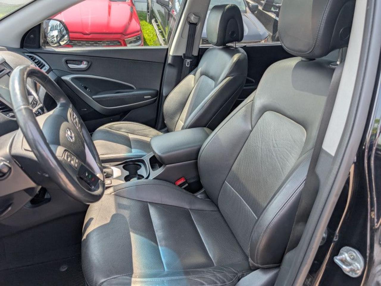 2017 Hyundai Santa Fe XL Limited  **PANO ROOF - 6 PASS** Photo