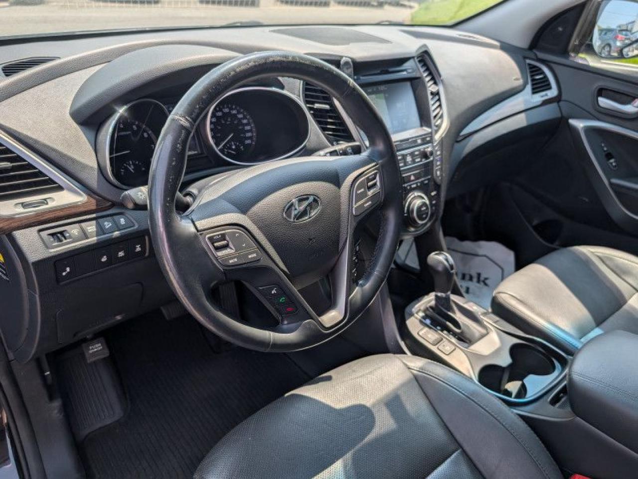 2017 Hyundai Santa Fe XL Limited  **PANO ROOF - 6 PASS** Photo