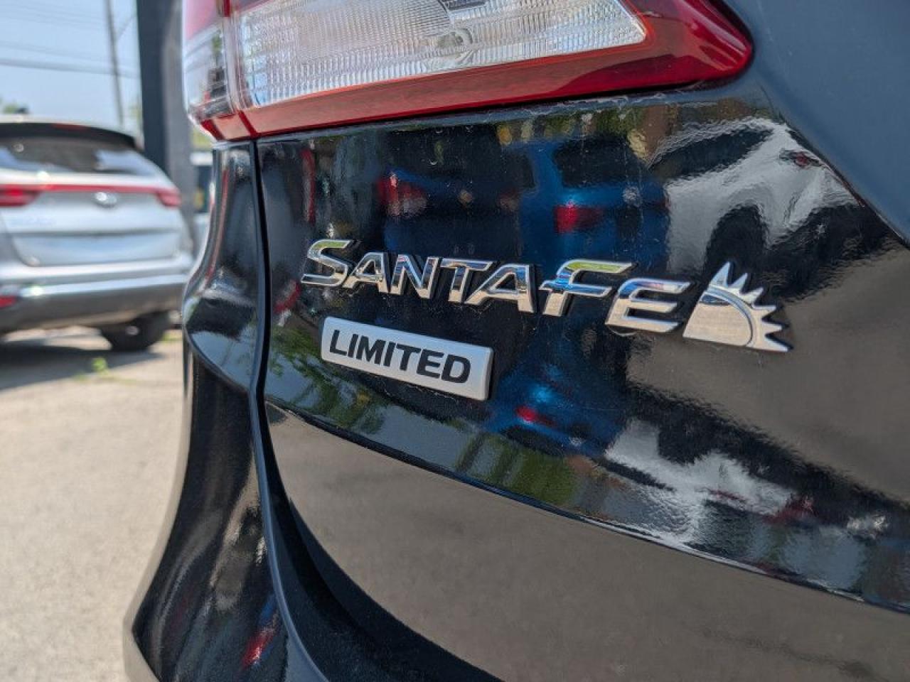 2017 Hyundai Santa Fe XL Limited  **PANO ROOF - 6 PASS** Photo